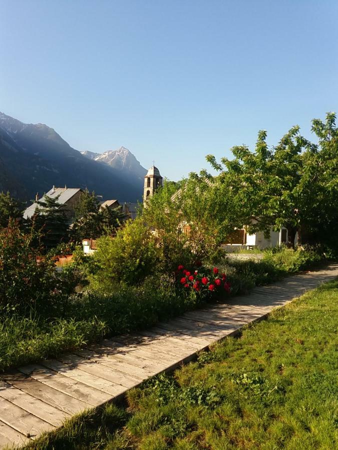 Chambres D'Hote Le Brin De Paille Saint-Martin-de-Queyrières 外观 照片